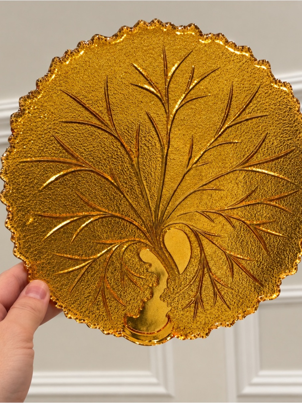 Vintage Indiana Glads 10in 1960s Peddle Leaf Tree of life Amber Collector Plate
